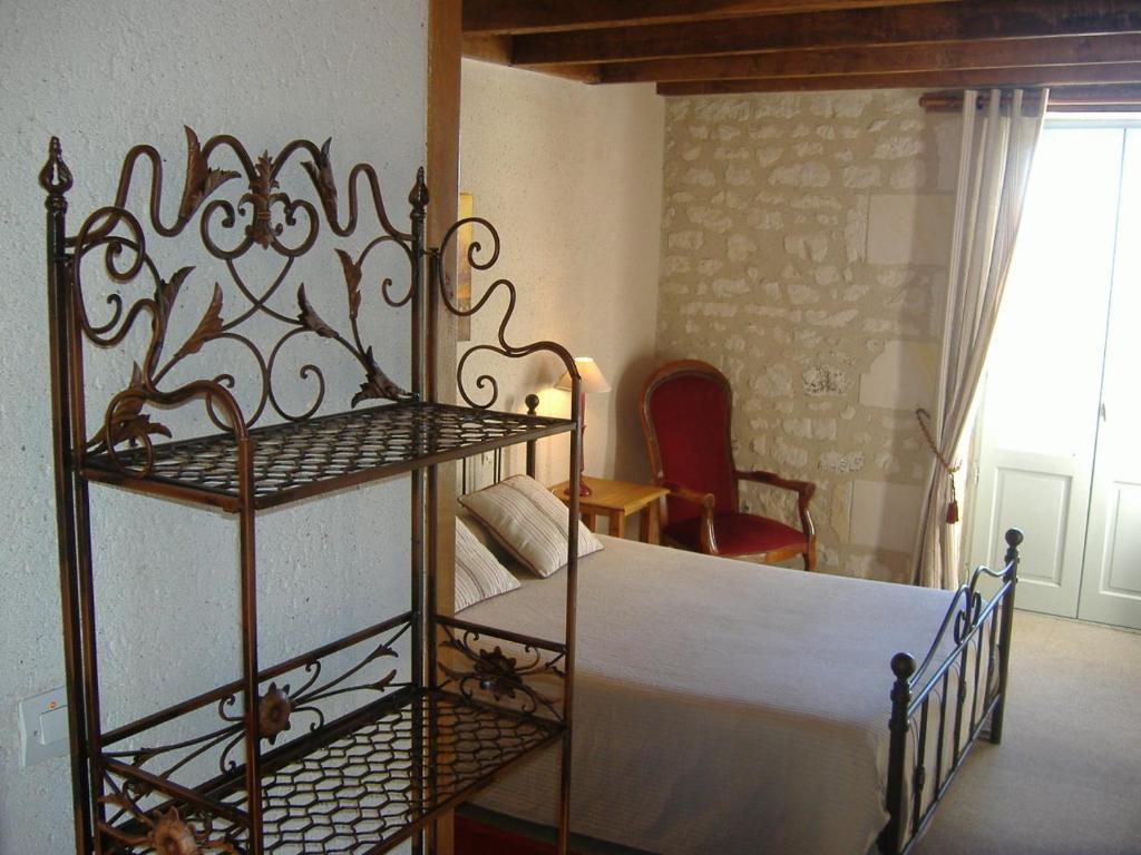 Logis Auberge De Crissay Pokój zdjęcie